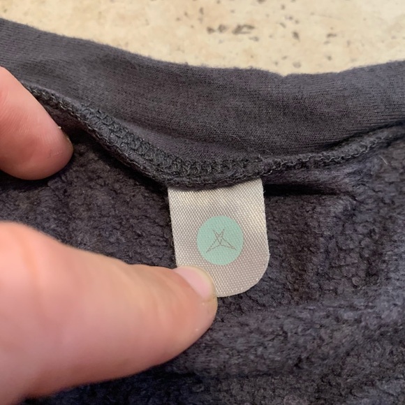 Sweetlegs Clothing Inc. Gray Long-Sleeve Crewneck Sweatshirt XL - Picture 4 of 11